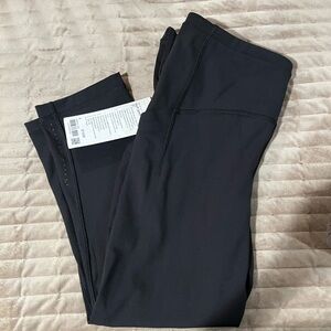 Lululemon cropped leggings size 8